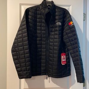 NEW The North Face embroidered thermoball jacket men’s size medium